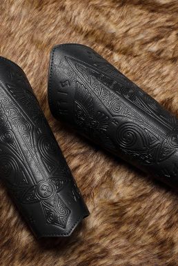 Giáp Tay Chiến Binh Khắc Hoa Văn Hiệp Sĩ - Màu Đen