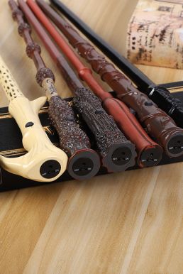 Đũa Phép Hermione Phóng Lửa Điện Kèm Sạc USB