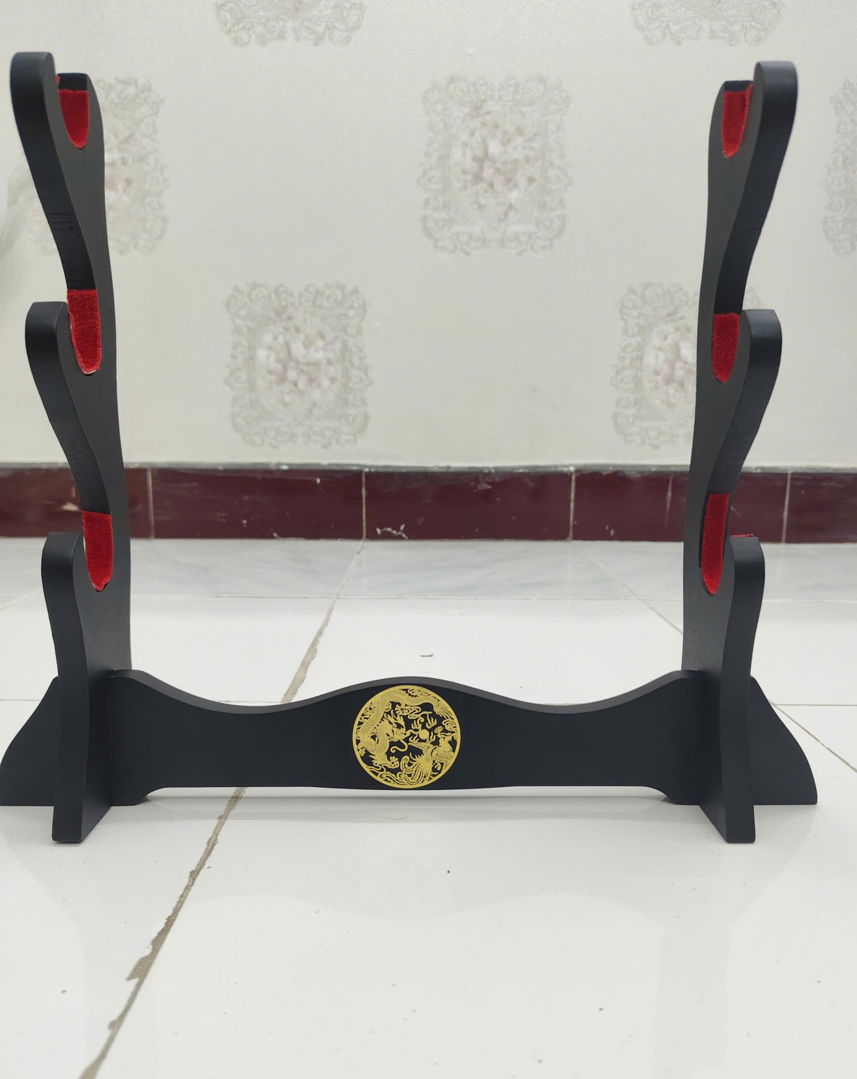 Giá Để Kiếm Gỗ Để Bàn Lót Nhung 3 Tầng Hình Long Phụng Mạ Vàng