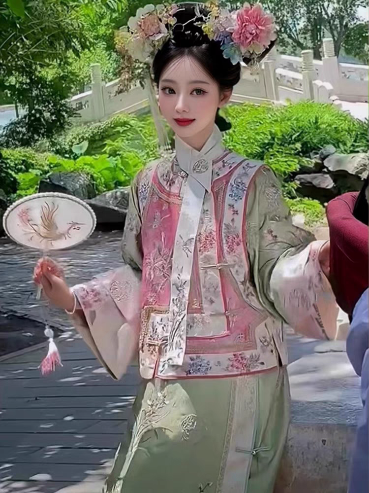 Trang Phục Mãn Thanh Tone Màu Pastel  - Áo Xanh Khoác Hồng