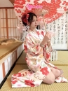 Áo Yukata Vàng Hoa Anh Đào Đỏ Hồng