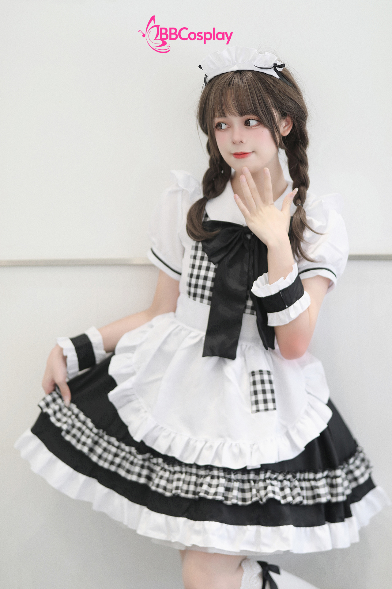 Trang Phục Nàng Hầu Cổ Lá Sen Kèm Tạp Dề Caro - Màu Đen