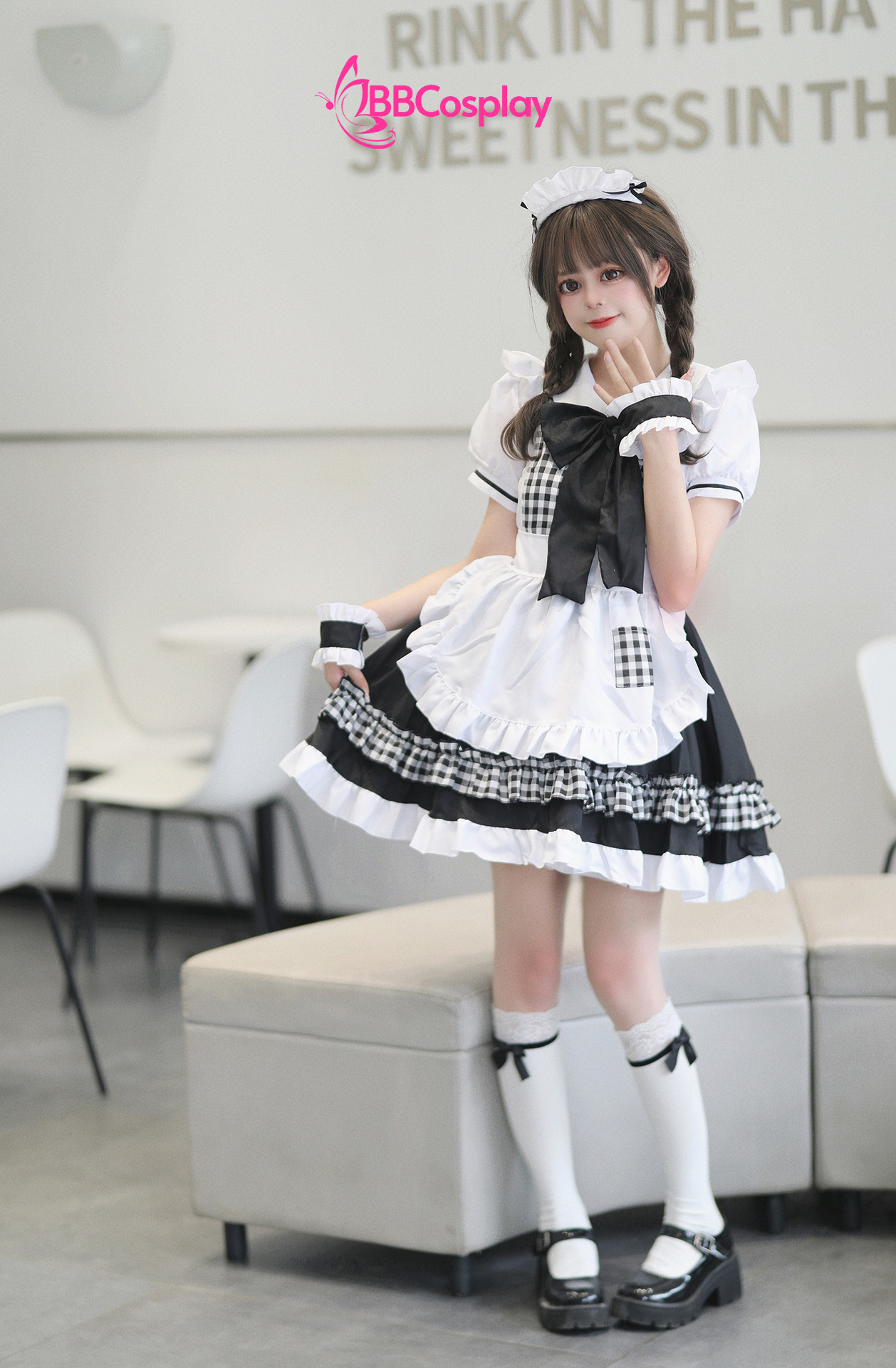 Trang Phục Nàng Hầu Cổ Lá Sen Kèm Tạp Dề Caro - Màu Đen