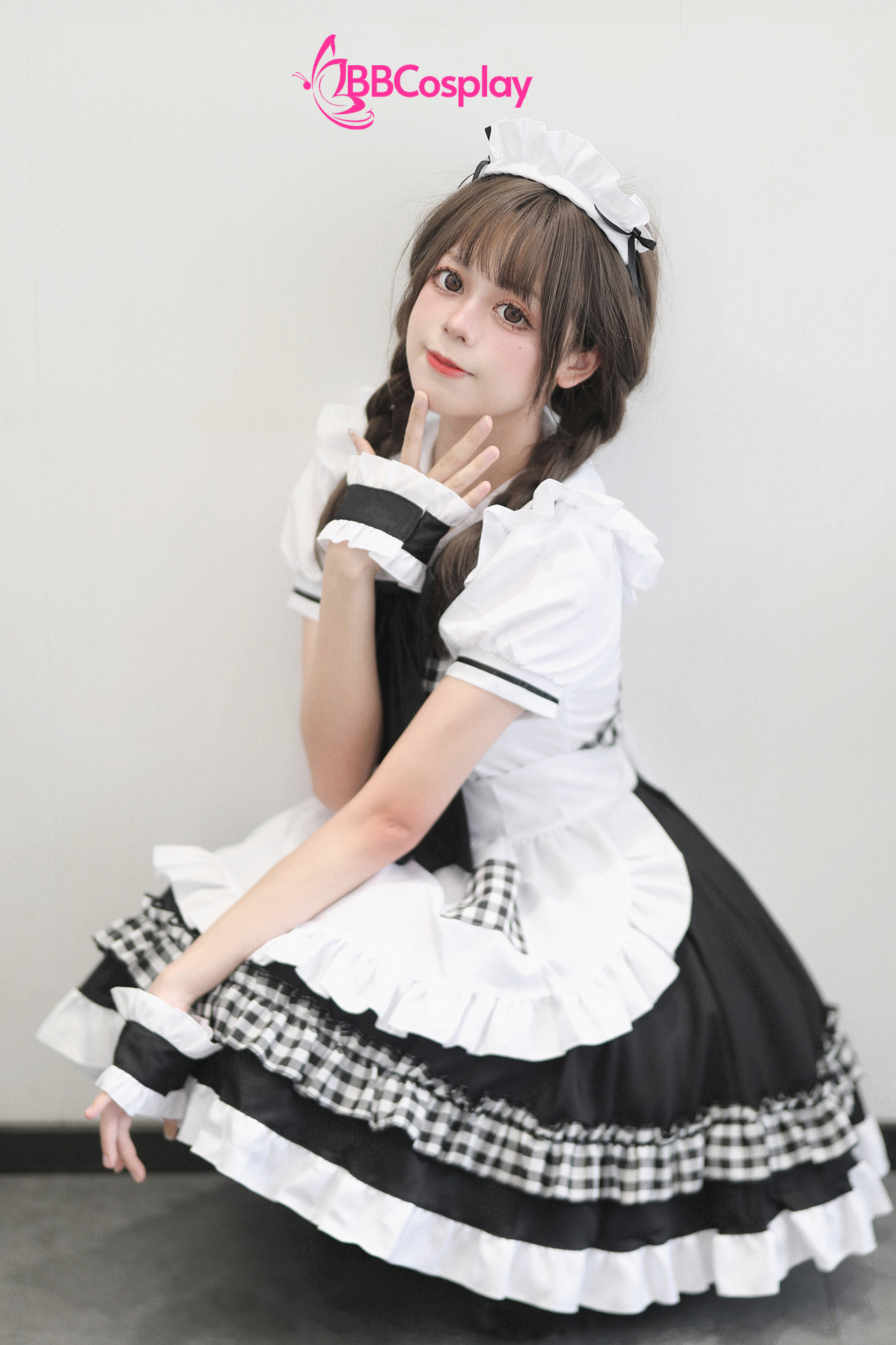 Trang Phục Nàng Hầu Cổ Lá Sen Kèm Tạp Dề Caro - Màu Đen