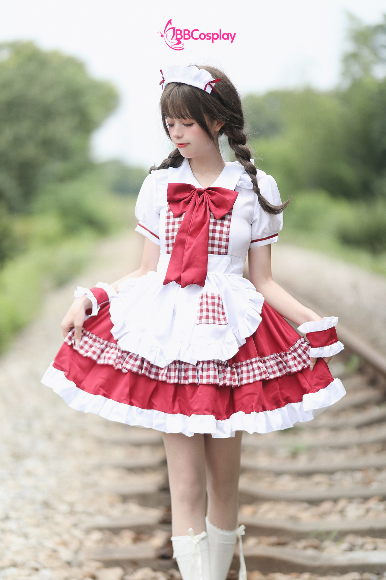 Trang Phục Nàng Hầu Cổ Lá Sen Kèm Tạp Dề Caro - Màu Đỏ