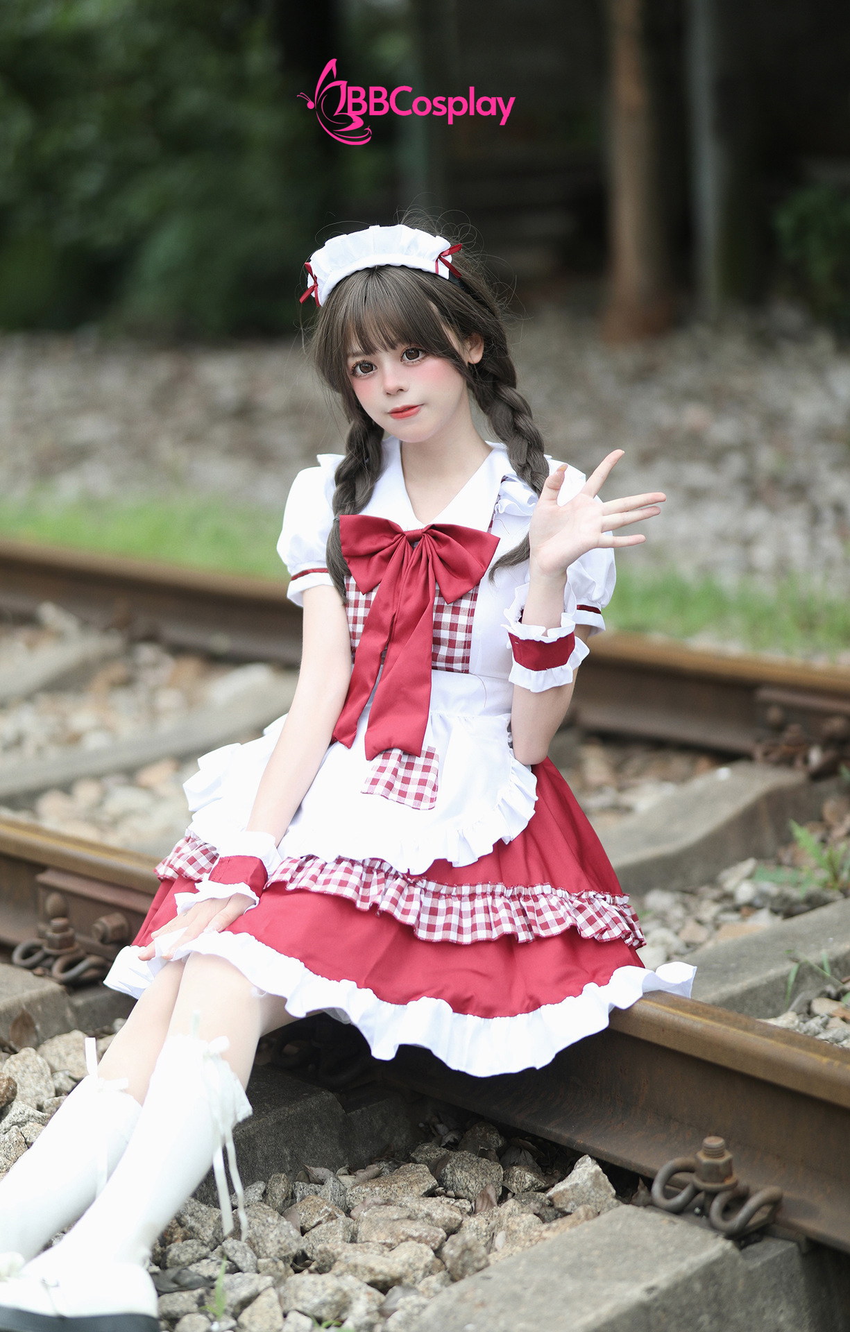 Trang Phục Nàng Hầu Cổ Lá Sen Kèm Tạp Dề Caro - Màu Đỏ