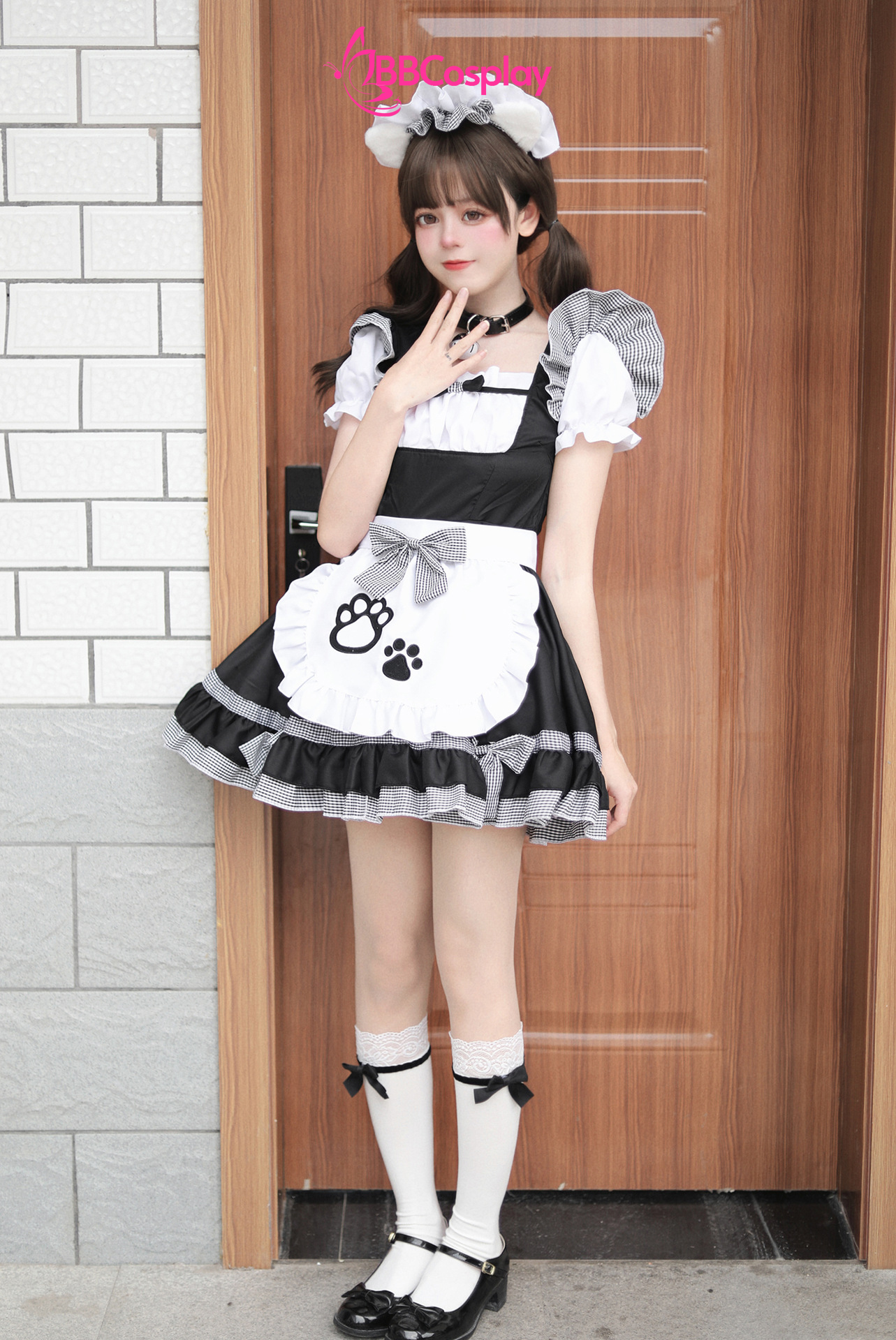 Trang Phục Lolita Đen Trắng Thêu Hoạ Tiết Chân Mèo Kèm Chuông Cổ