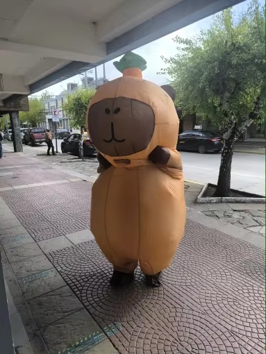 Mascot Capypara Bơm Hơi - Mascot Bộ Trưởng Bộ Ngoại Giao