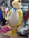 Mascot Ếch Vàng Bơm Hơi Liền Thân - Vải Nhung