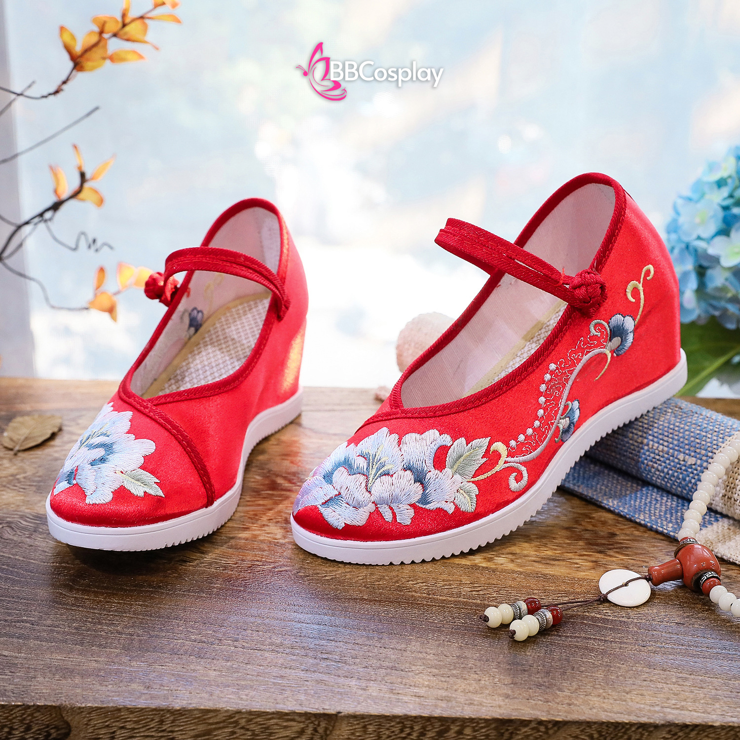 Giày Đỏ Thêu Hoa Đế Cao 6Cm Quai Cài Ngang