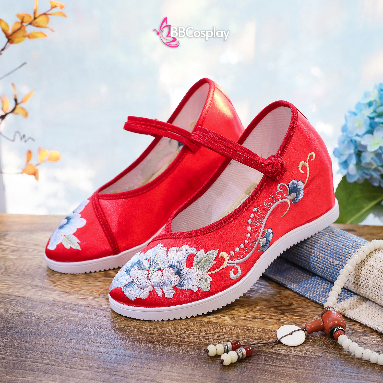 Giày Đỏ Thêu Hoa Đế Cao 6Cm Quai Cài Ngang