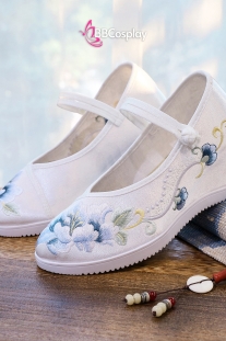 Giày Trắng Thêu Hoa Đế Cao 6Cm Quai Cài Ngang