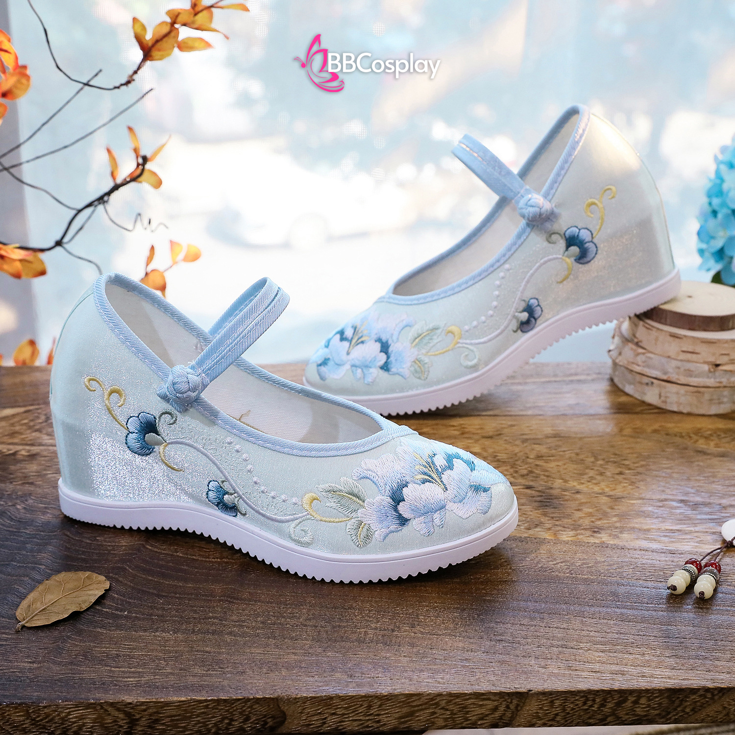 Giày Xanh Dương Thêu Hoa Đế Cao 6Cm Quai Cài Ngang