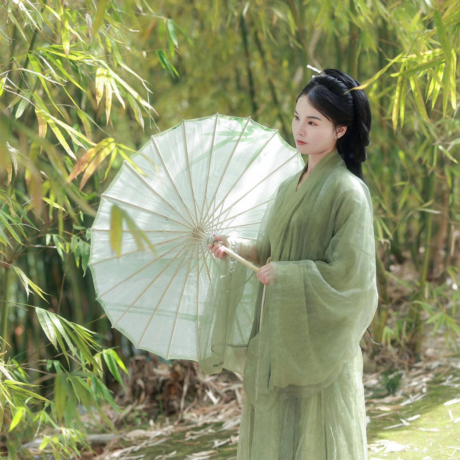 Dù Vải Cổ Trang Xanh Lá Hoạ Tiết Thân Tre