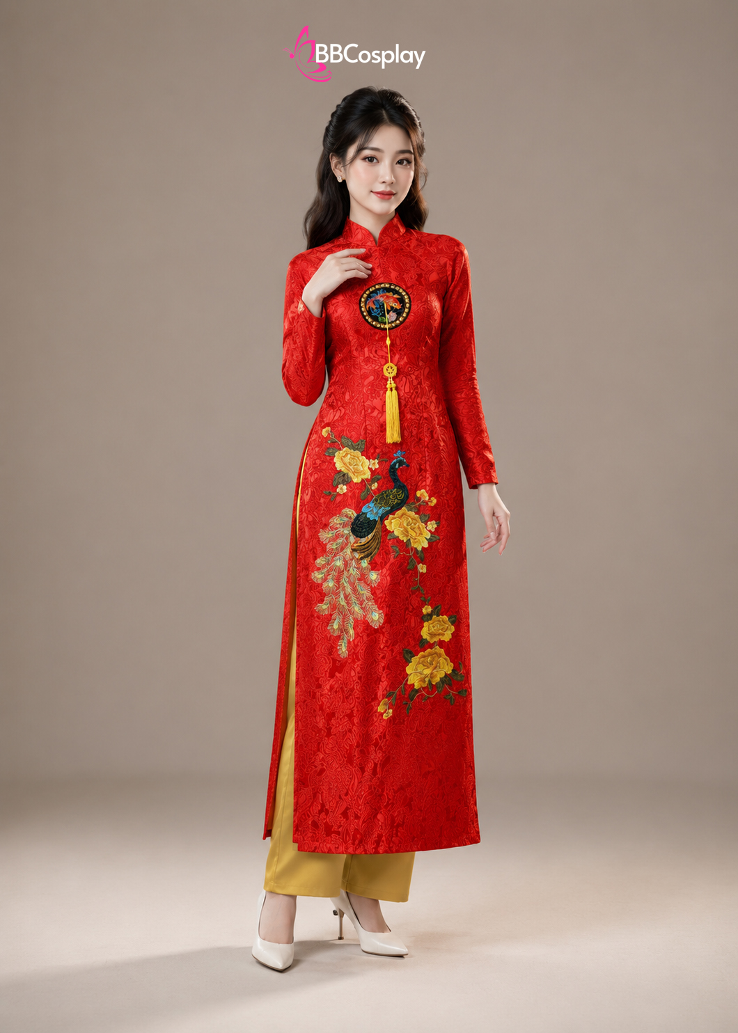 Áo Dài Đỏ Gấm Thêu Hình Công