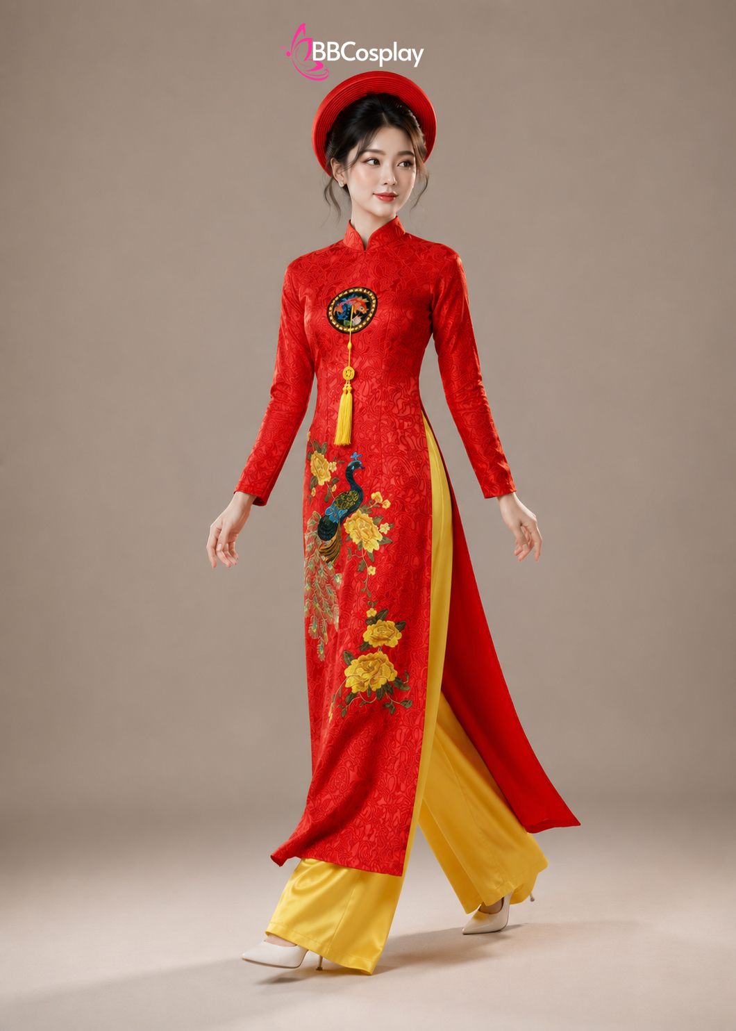 Áo Dài Đỏ Gấm Thêu Hình Công