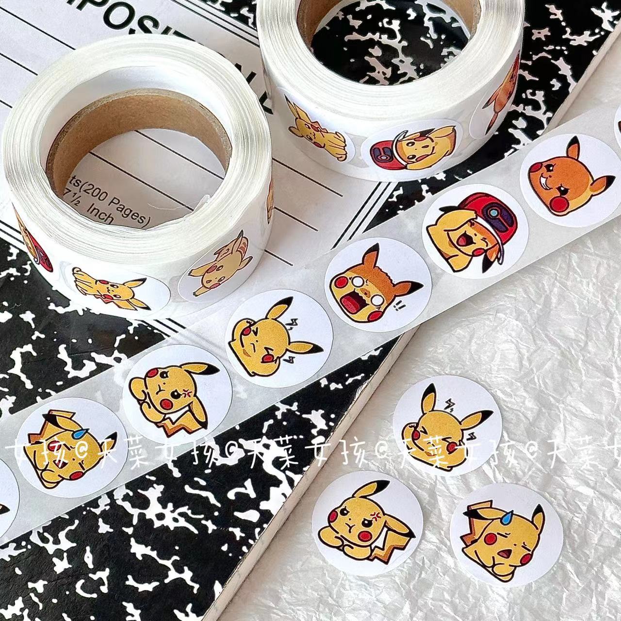 Cuộn 500 Sticker Hình Pikachu Nhí 2Cm