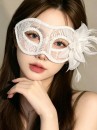 Mặt Nạ Nửa Mặt Ren Xuyên Thấu - Cài Hoa Trắng