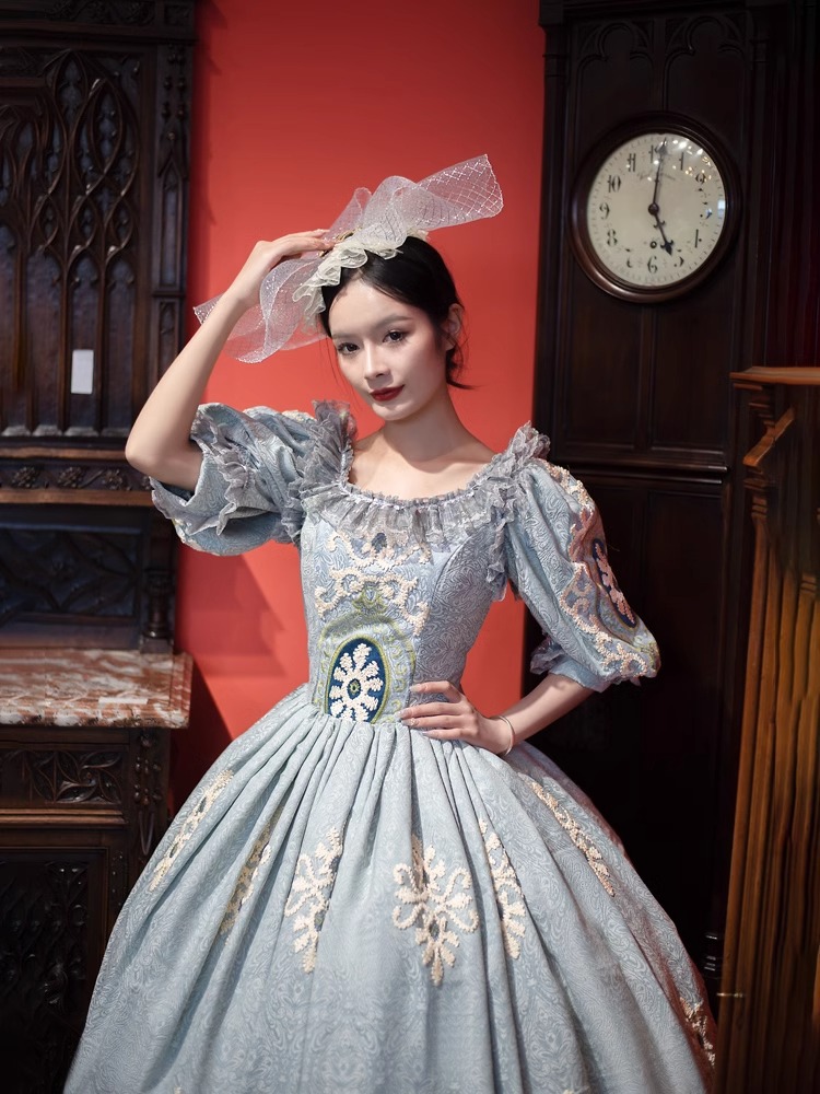 Trang Phục Nữ Hoàng 16Th Century EUROPEAN Style