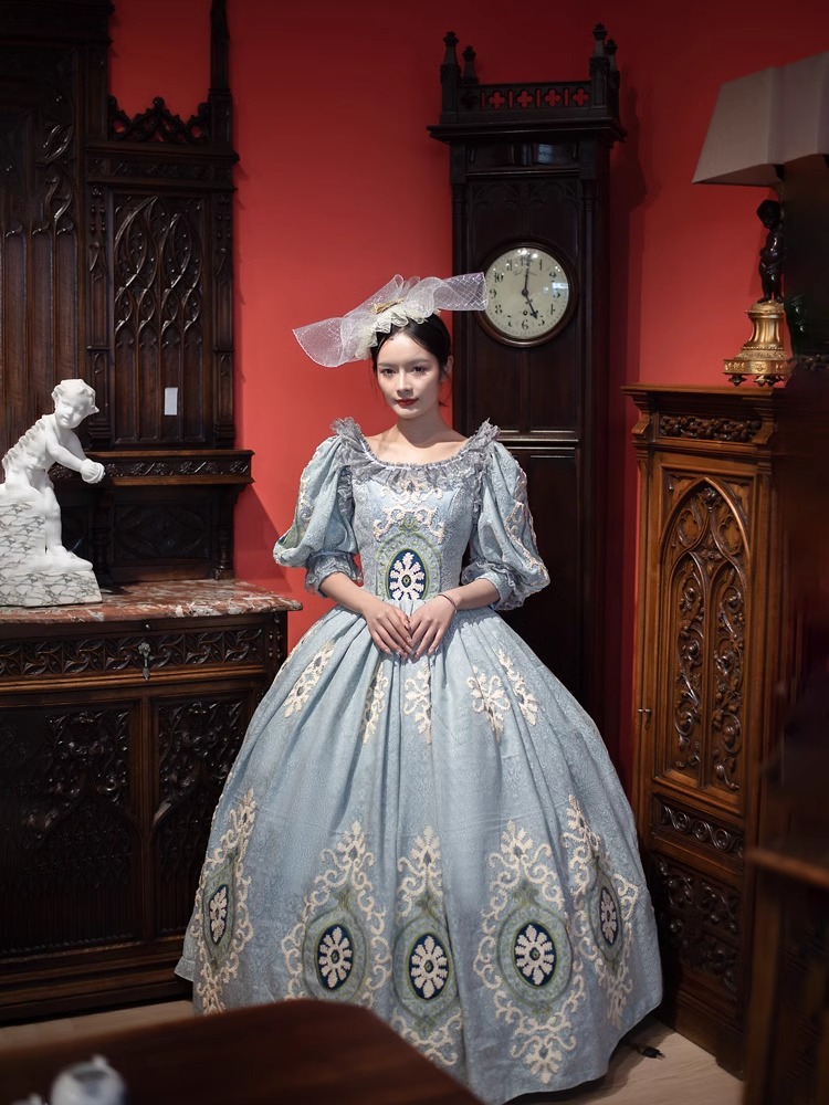 Trang Phục Nữ Hoàng 16Th Century EUROPEAN Style