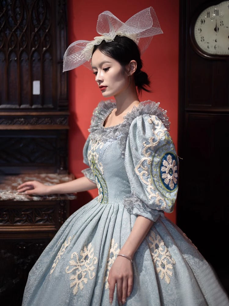 Trang Phục Nữ Hoàng 16Th Century EUROPEAN Style