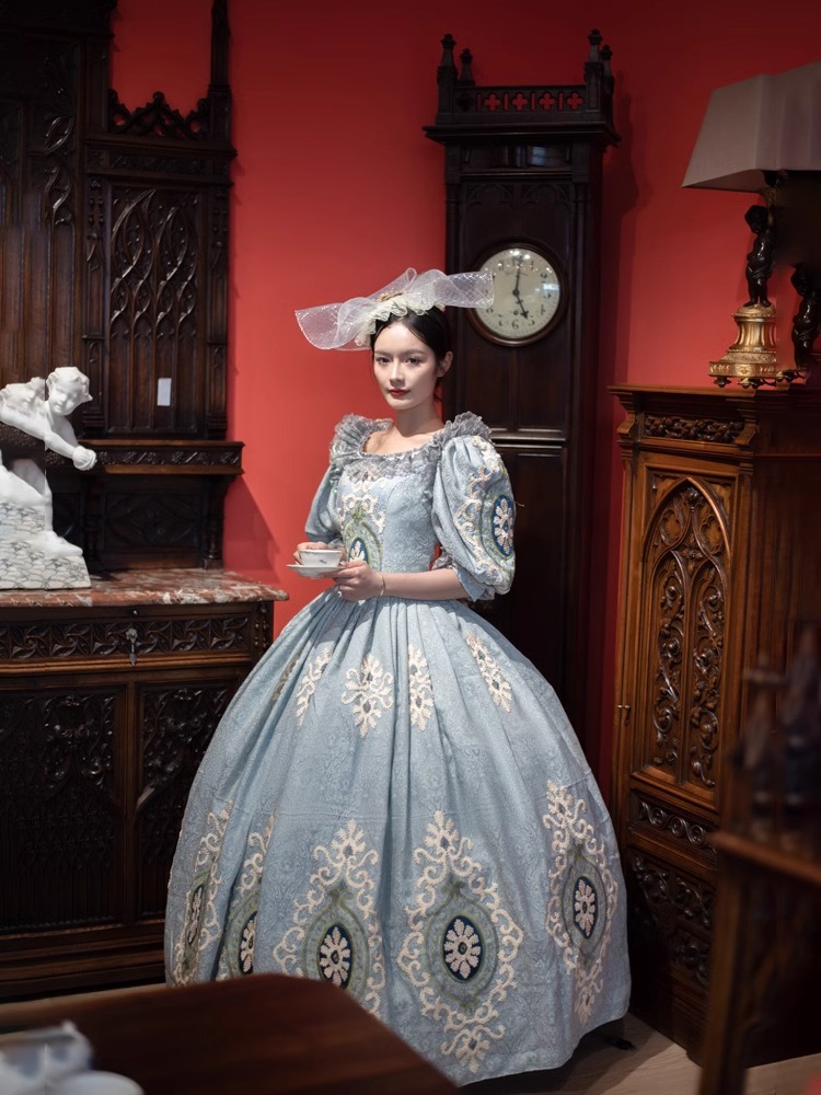 Trang Phục Nữ Hoàng 16Th Century EUROPEAN Style