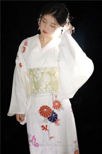 Yukata Trắng Hoa Cúc Đỏ Vintage Japanese