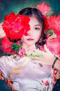 Qiloli In Hoa Váy Đỏ