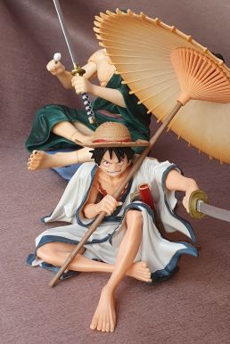 Mô Hình Figure Monkey D. Luffy Tư Thế Ngồi Cầm Ô - One Piece