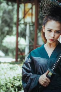 Hakama Nữ Đen (Nữ Võ Sĩ Đạo)