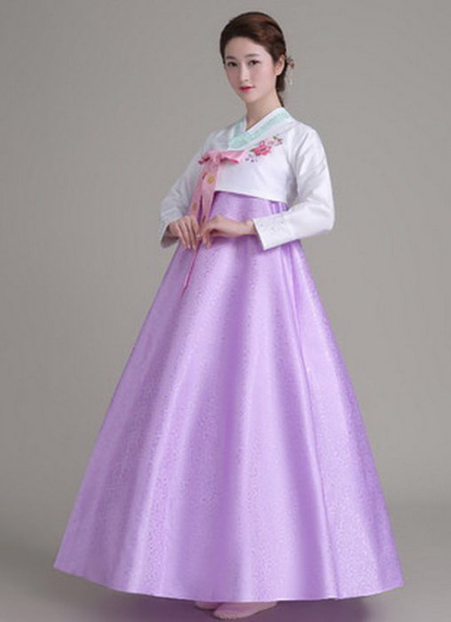 Hanbok Hàn Quốc Áo Trắng Thêu Hoa Váy Tím Gấm Nhạt