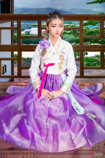 Hanbok Hàn Quốc Trắng Thêu Hoa Váy Tím Voan