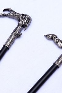 Gậy Quý Tộc Đầu Lâu Có Móng