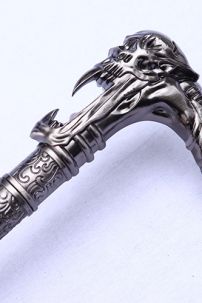 Gậy Quý Tộc Đầu Lâu Có Móng