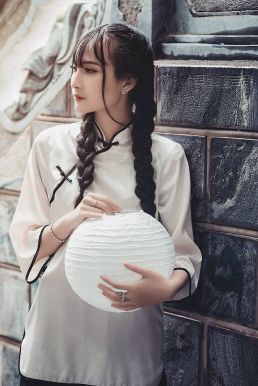 Trang Phục Nữ Sinh Trung Quốc Áo Trắng Váy Đen - Tay Lửng