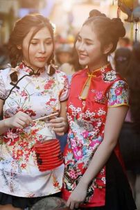 Qiloli Trắng Phi Váy Đen