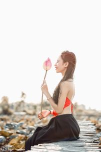 Bộ Yếm Chụp Hồ Sen