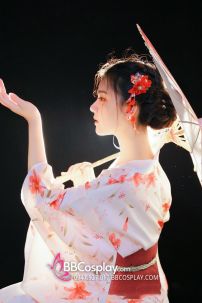 Yukata Trắng Hoa Ly Đỏ