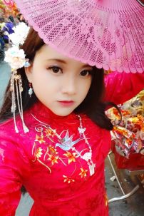 Sườn Xám Cách Điệu Đỏ Váy Xanh