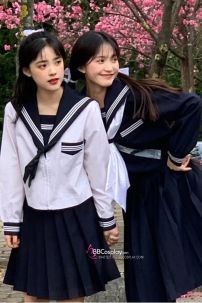 Đồng Phục Nữ Sinh Nhật Bản Áo Trắng Tay Dài 3 Sọc Kèm Khăn Quàng Xanh