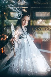 Hán Phục Lãnh Nhai