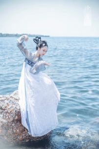 Hán Phục Lãnh Nhai