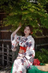 Yukata Trắng Kem Hoa Đen Đỏ