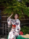 Yukata Trắng Kem Hoa Đen Đỏ