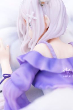 Mô Hình Figure Emilia Mặc Váy Ngủ - Re:Zero