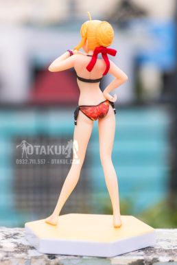 Mô Hình Figure Saber Bikini - Fate / Stay Night (1/10)