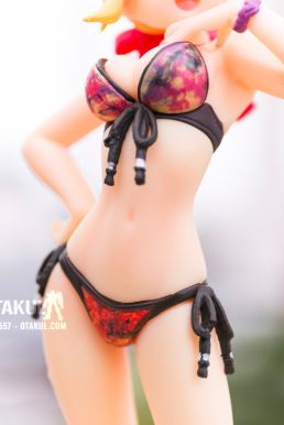 Mô Hình Figure Saber Bikini - Fate / Stay Night (1/10)