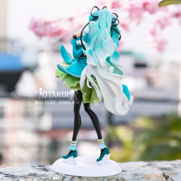 Mô Hình Figure Hatsune Miku Snow In Summer Ver.