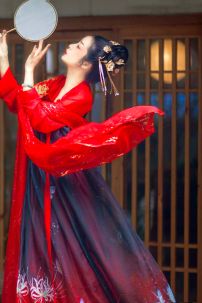 Hán Phục Bỉ Ngạn Vương Chiết Ngực (Không Khoác)