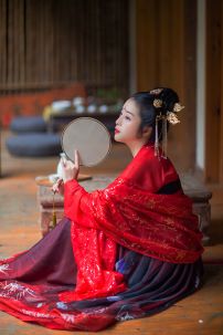 Hán Phục Bỉ Ngạn Vương Chiết Ngực (Không Khoác)